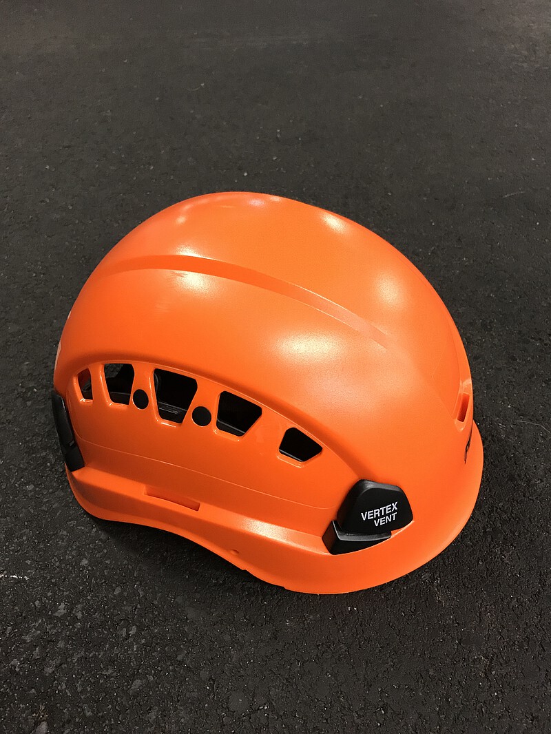 A classic safety helmet which is comfortable to wear also protects against solar radiation
